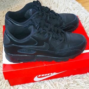 Nike Air 6.5 youth sneakers